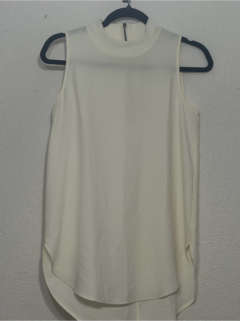 LOFT Outlet Ivory Sleeveless Mock Neck High-Low Blouse — XS